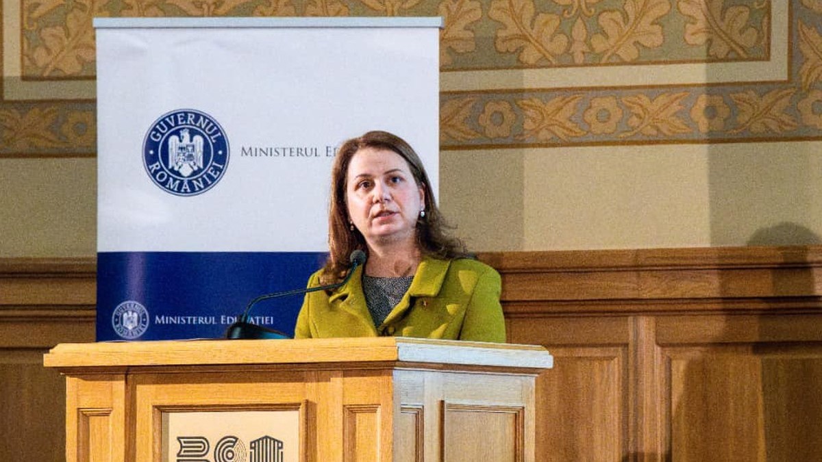 Ministrul Educației, Ligia Deca