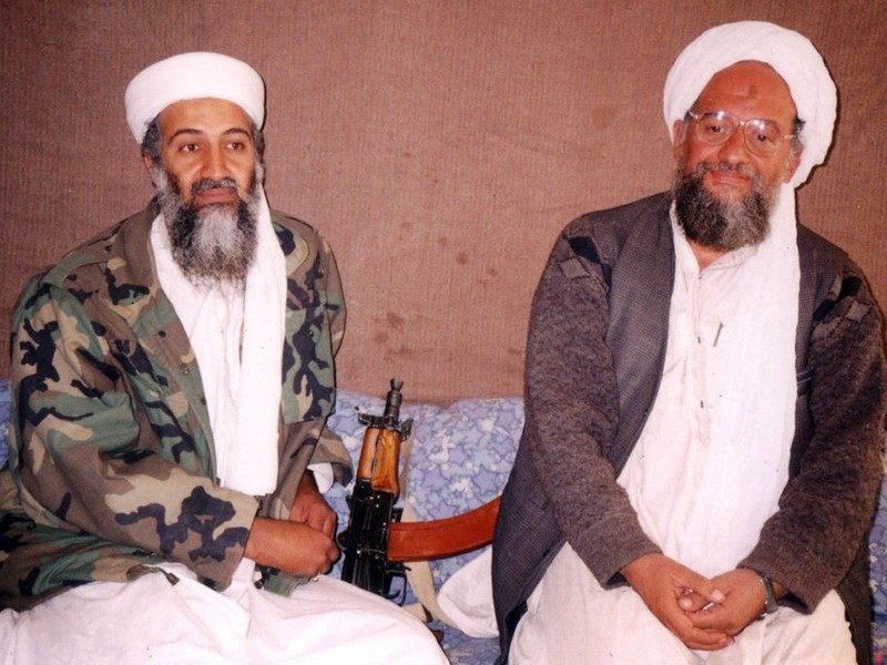 Osama bin Laden (stânga), alături de un alt terorist notoriu, consilierul său Ayman al-Zawahiri Sursa foto: GettyImages