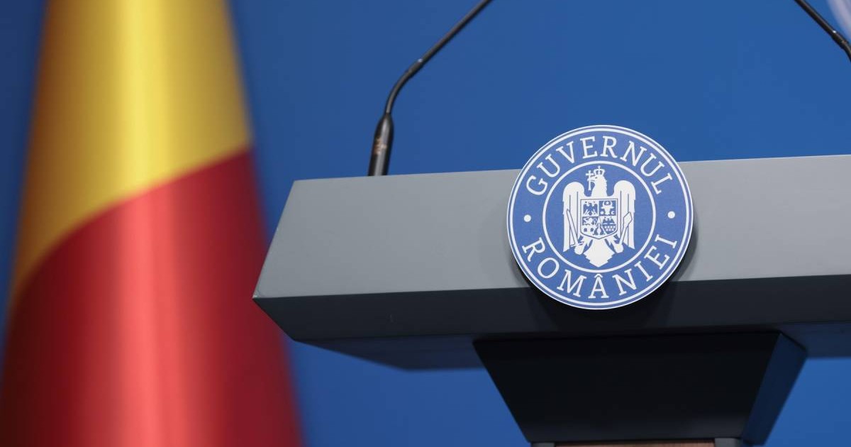 Guvernul României, antetul Guvernului așezat pe pupitrul din fața căruia vorbește premierul sau orice ministru în timpul conferințelor de presă
