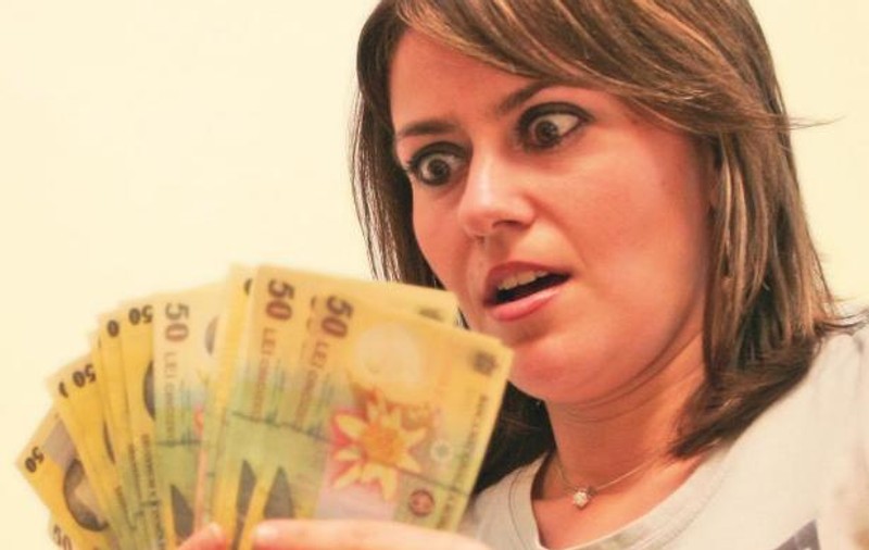 Leul pierde teren în faţa Euro! Ne apropiem de dezastru?