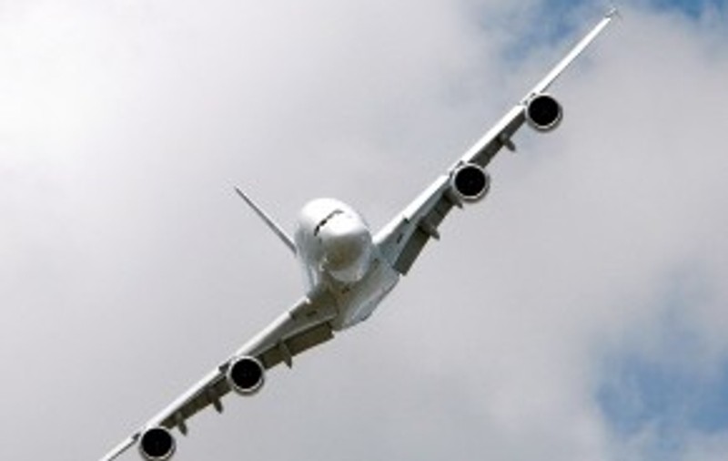 Avionul dispărut ieri în Papua Noua Guinee a fost reperat