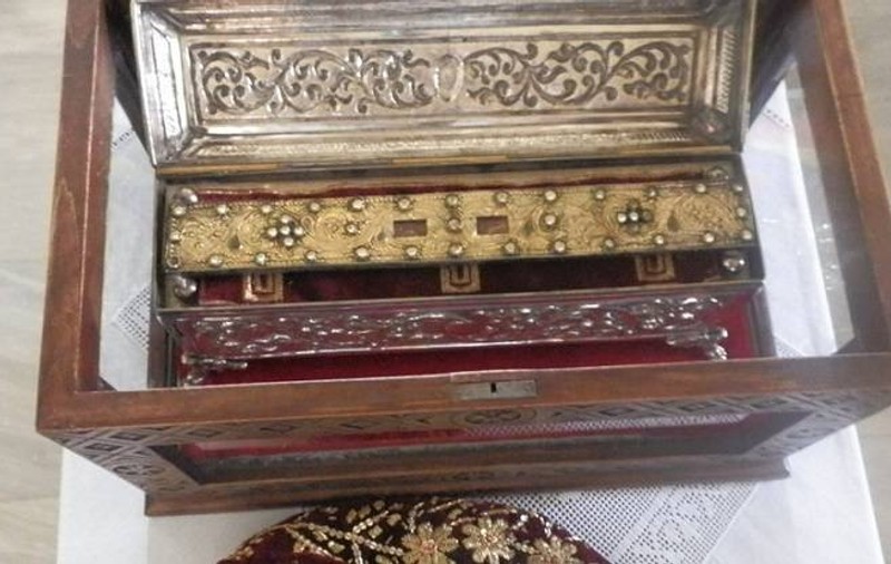Punerea în raclă a brâului Maicii Domnului. Ce se întâmplă dacă atingi obiectul sfânt