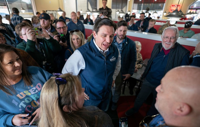 Ron DeSantis anunţă că se retrage din cursa republicanilor pentru Casa Albă şi că îl susţine pe Donald Trump | VIDEO