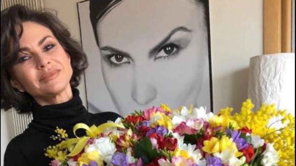 Ramona Bădescu a născut în secret. Vedeta are un băiețel