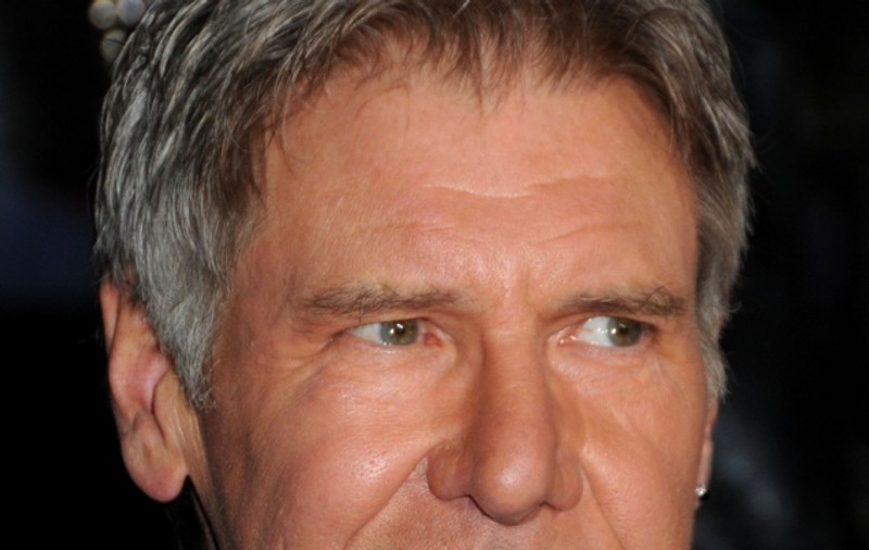 Harrison Ford a plecat cu avionul să-şi ia un cheeseburger 
