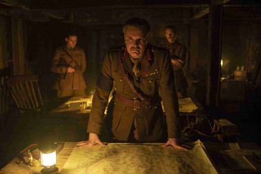 Colin Firth, în rolul Generalului Erinmore / Foto: Universal Pictures