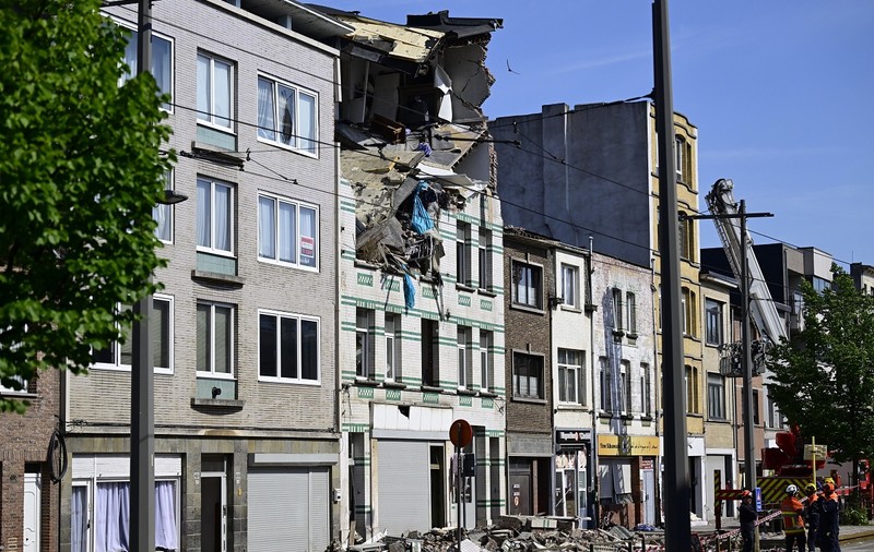 Patru morți scoși de sub dărâmături, printre care și o fetiță de 10 ani abia mutată în Belgia, la o zi după ce o explozie a distrus o casă