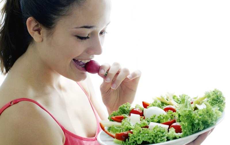 Iritată, obosită și extrem de sensibilă? Dieta de trei zile care te scapă de SINDROMUL PREMENSTRUAL
