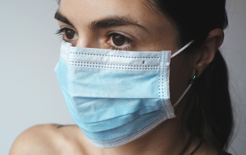 Măștile purtate preventiv la domiciliu sunt 79% eficiente în combaterea răspândirii coronavirusului, arată un studiu. Care e condiția esențială