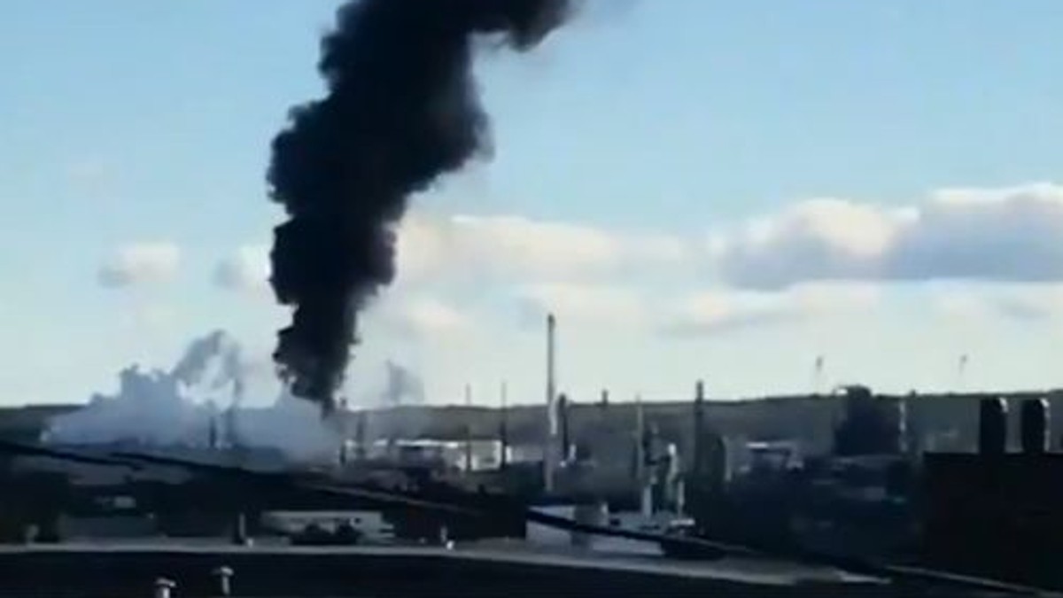 Explozie uriașă la cea mai mare rafinărie din Canada