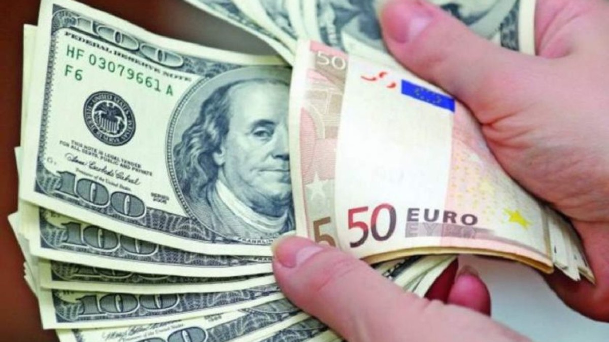 Curs valutar 12 februarie 2020 | Leul s-a apreciat față de euro și de dolarul american. Unde găsim cel mai bun curs