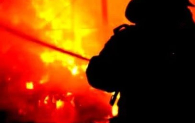 Un depozit de furaje din județul Botoșani, afectat de un incendiu puternic
