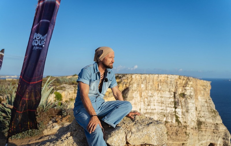 Dani Oțil prezintă „Power Couple România - La bine și la greu”, noua emisiune de la Antena 1. 9 cupluri de vedete participă