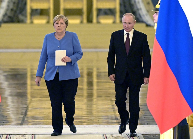 De-a lungul timpului, și în ciuda reticențelor și a criticilor venite dinspre estul UE, Angela Merkel a făcut tot posibilul pentru a menține o relație bună, inclusiv comercială, cu Moscova | FOTO: Profimedia