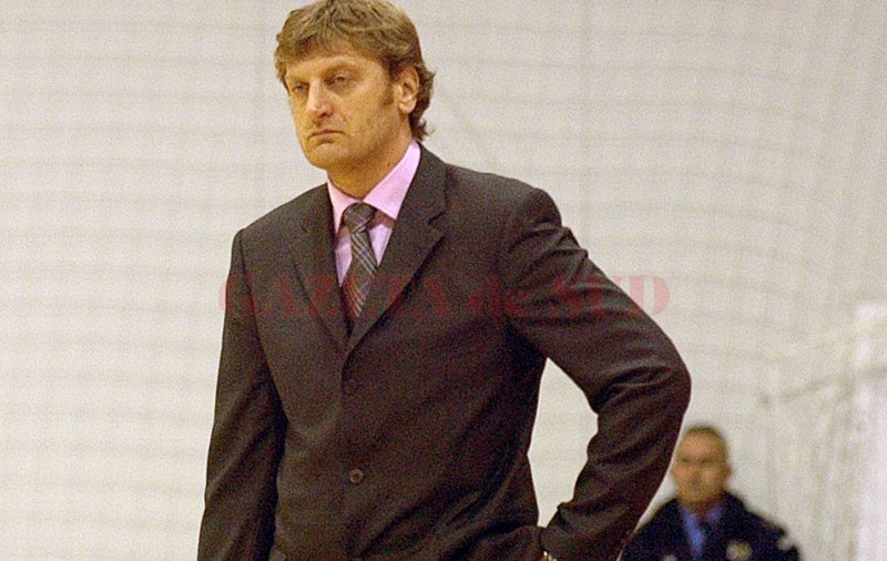SCM Craiova l-a dat afară pe Oliver Popovici, după scandalul antijocului de la Oradea