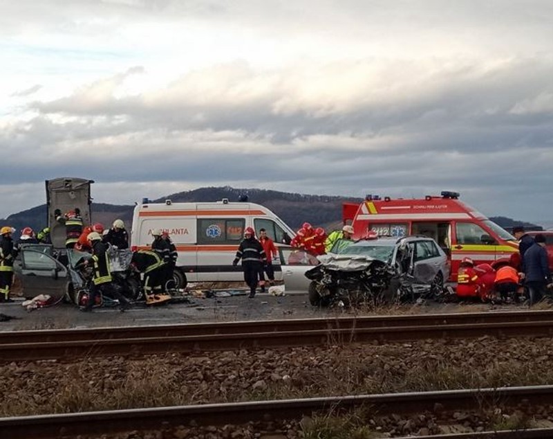 Cine sunt victimele accidentului sângeros din județul Brașov. O șoferiță de 25 de ani a distrus două familii