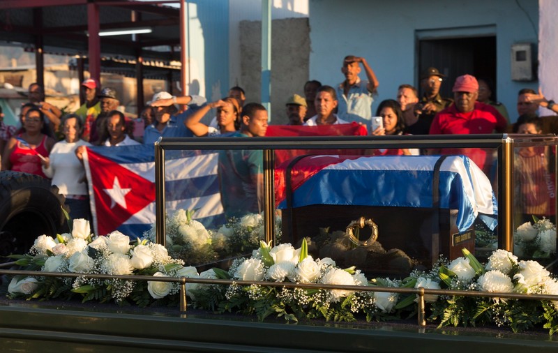 Cenușa lui Fidel Castro a fost îngropată într-o ceremonie privată