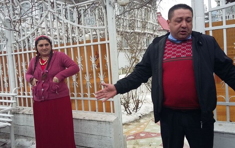 Scandal între romi pe seama căsătoriilor între minori! "Îl dau în judecată pe Daniel Cioabă!"