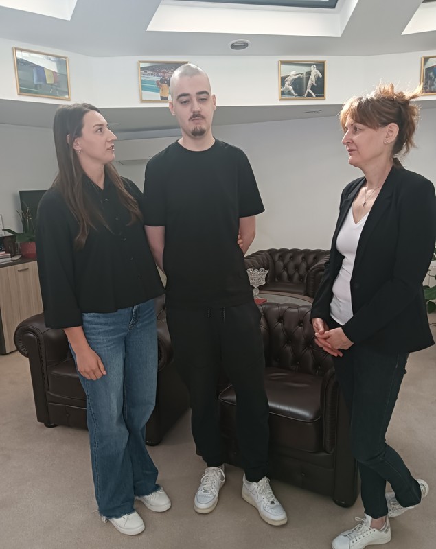 Multipla campioană Elisabeta Lipă și canotori medaliați olimpici în Franța s-au alăturat campaniei umanitare inițiate de Fundația Ringier. Bolnav de cancer, Alex are nevoie de 250.000 de euro pentru imunoterapie în Turcia