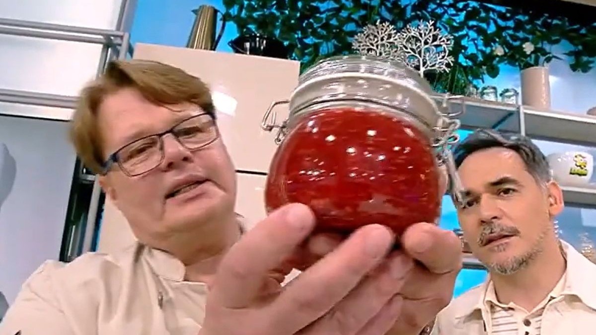 Vlăduț a pregătit la „Neatza cu Răzvan & Dani” o rețetă de gem de zmeură și fistic
