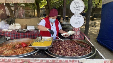 Sărmăluțe sau pastramă?