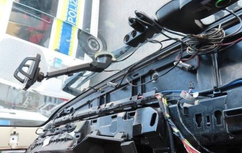 Un șofer de TIR a plătit 30.000 de euro amendă pentru că a făcut camionul să pară că staționează, când mergea