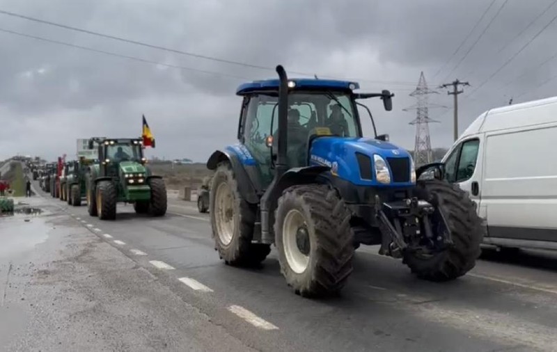 VIDEO. Protest cu tractoare al fermierilor clujeni. Motivul, grâul ucrainean, mai ieftin și de slabă calitate