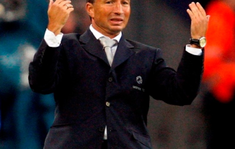 Dan Petrescu, suspendat două etape. Meme nu se bagă