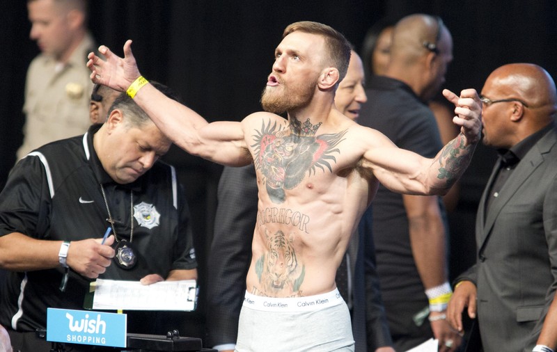 Conor McGregor a atacat mașina în care se afla un alt luptător UFC | VIDEO și GALERIE FOTO
