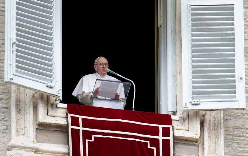 Papa Francisc cere din nou deschiderea de coridoare umanitare în Mariupol: „Plâng și sufăr”