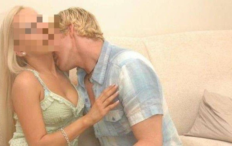 Profa de franceză s-a dat de gol pe Facebook că are o relaţie cu un elev de 16 ani: ”Nu m-am gândit că o să am probleme” 