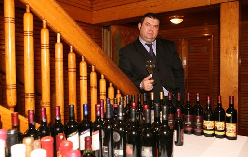 Românii beau între 30 şi 40 de milioane de litri de vin în preajma sărbătorilor
