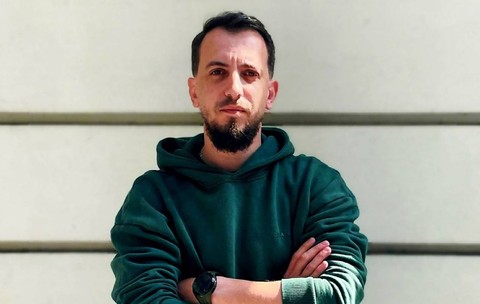 România TV și Realitatea Plus au pierdut procesul cu activistul Radu Hossu din Brașov și trebuie să-i plătească daune morale de zeci de mii de euro