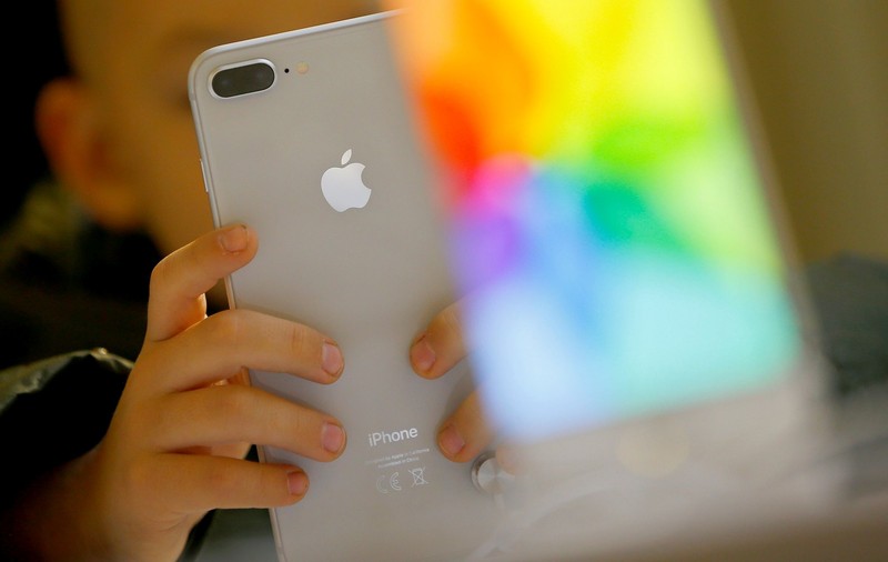 Un iPhone 6 a explodat în mâinile  unei fetițe de 11 ani