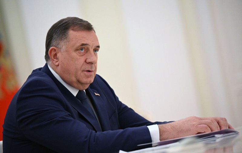 Tensiuni în Balcani. Aflat în Rusia, liderul sârbilor din Bosnia amenință cu secesiunea dacă ONU votează rezoluția privind genocidul de la Srebrenița