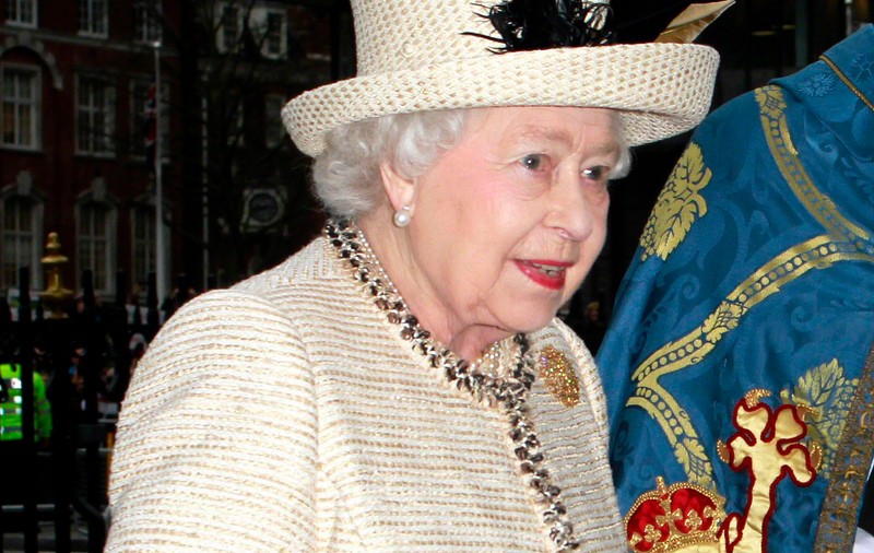 Regina Elisabeta a II-a s-a ascuns într-un tufiș ca să evite o întâlnire cu soții Ceaușescu, când aceștia au fost în vizită în Anglia