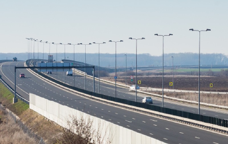 Autostrada A1 se închide temporar pe timpul nopții în județul Hunedoara: Trafic oprit pentru montarea sistemelor inteligente de informare