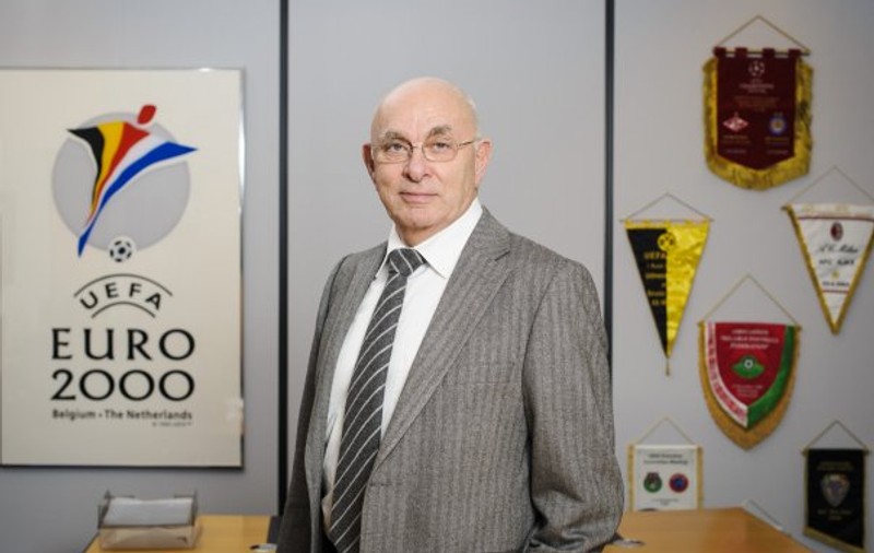S-a deschis lupta pentru șefia UEFA. Un prim candidat, admis. Este un model pentru șeful FRF, Răzvan Burleanu