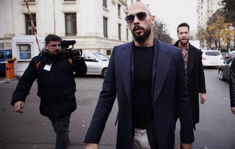 Instanța a ridicat sechestrul impus de procurori pe mașinile și bunurile de lux ale fraților Tate
