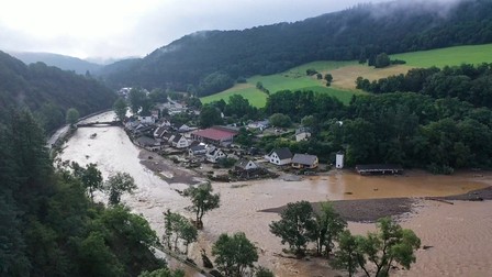 117 persoane au fost ucise în landul german Rhineland-Palatinate, în timp ce 47 au fost ucise de apă în North Rhine-Westphalia. Un deces a fost confirmat și în Bavaria