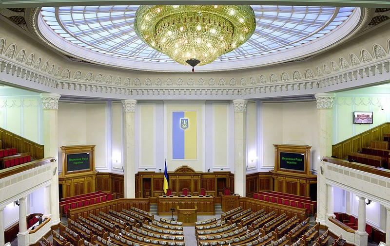 Parlamentari duși la detectorul de minciuni pentru a-și proba nevinovăția față de acuzațiile de corupție