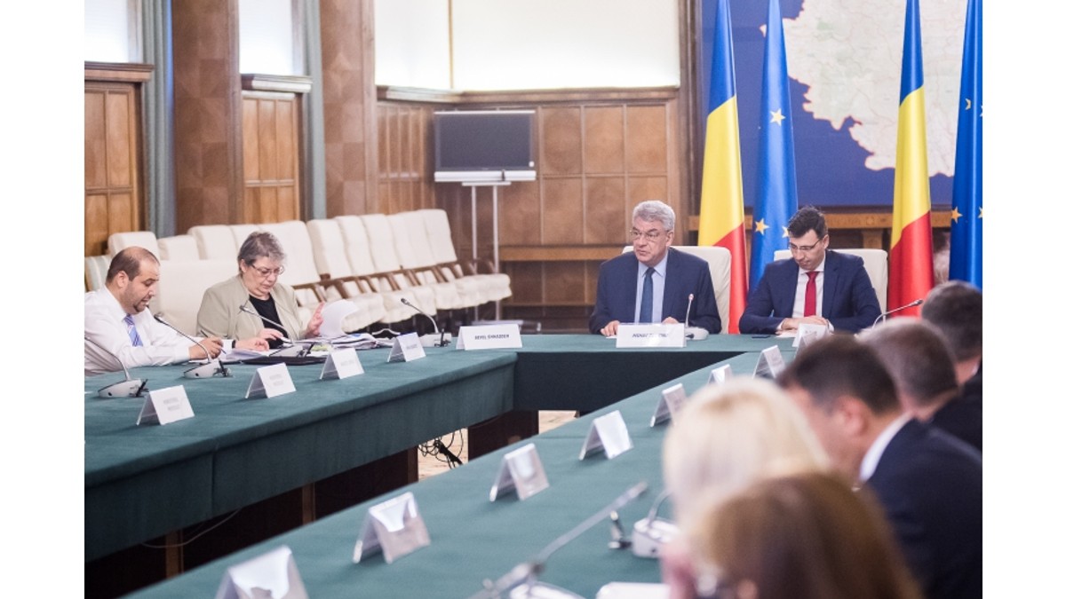 Educația și Internele vor primi mai mulți bani la rectificarea bugetară