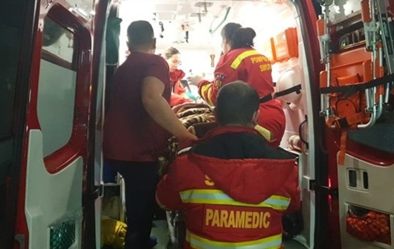 Un bărbat și-a cusut gura cu sârmă și a încercat să se sinucidă în Timișoara. Gest disperat, de frica unor cămătari