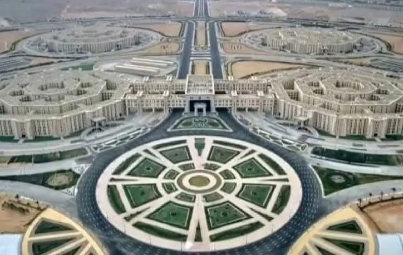 Egiptul a construit un cartier general militar uriaș, de opt ori mai mare decât Pentagonul. Cum arată „The Octagon”