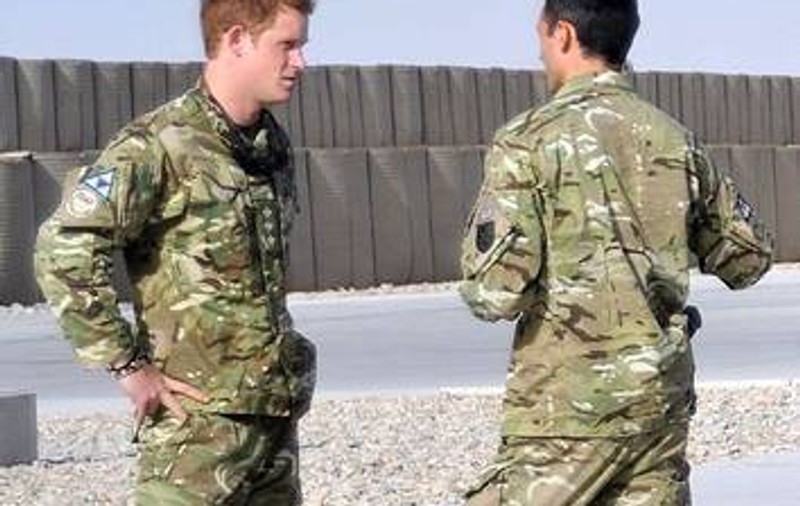 Panică la Buckingham! Talibanii au atacat tabăra unde se află prinţul Harry