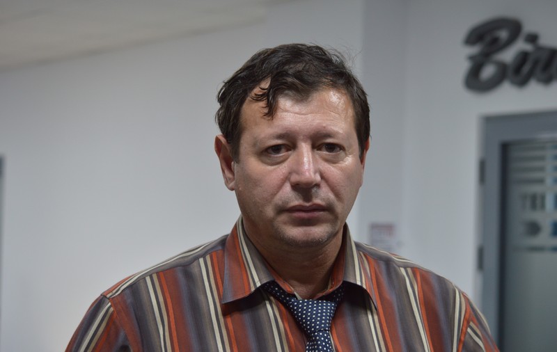 Cum a reușit un director de școală din Vaslui să-și dea amendă singur fiindcă nu știa ce trebuie făcut cu gunoaiele din unitate