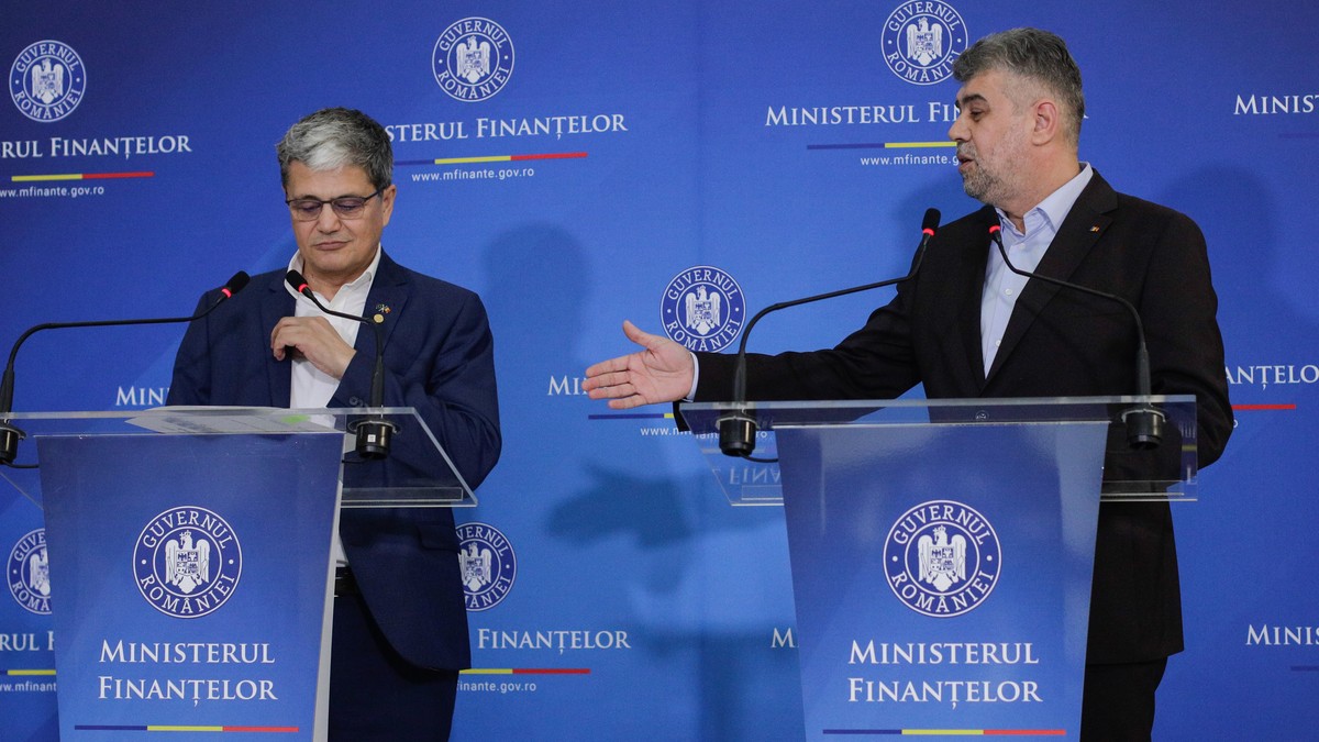 Prim-ministrul Marcel Ciolacu și Marcel Boloș, ministrul de Finanțe FOTO: Inquam Photos / George Călin