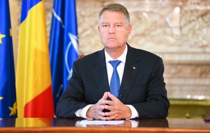 ”Steaua României” nu face lumină în scandalul decorațiilor retrase. Iohannis se folosește de o lege ambiguă, iar în Consiliul Ordinului apar Ecaterina Andronescu, Gabi Firea, Mircea Geoană și Șerban Brădișteanu