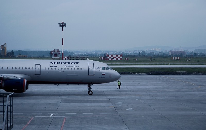 Percheziţii la bordul unui avion rus, pe Aeroportul Heathrow din Londra. Moscova: "O nouă provocare"