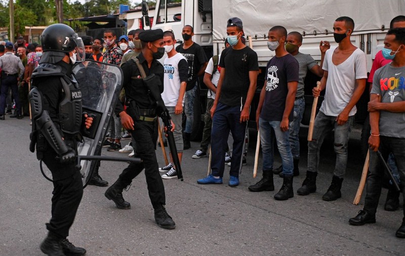 Peste 140 de oameni au fost arestați sau dați dispăruți, în urma protestelor masive din Cuba
